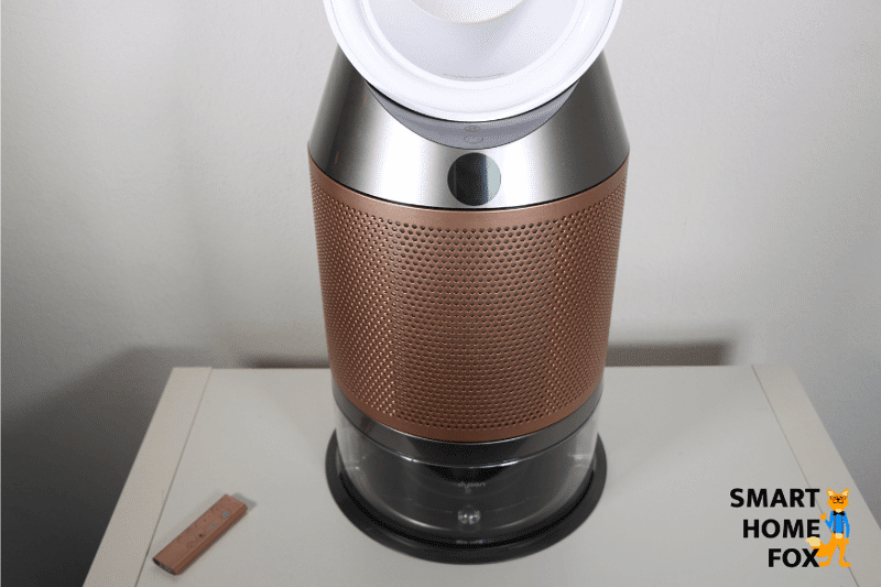 Das Display vom Dyson Purifier Humidify+Cool Formaldehyde PH04 ist von hochwertigem silbernen Kunststoff ummantelt